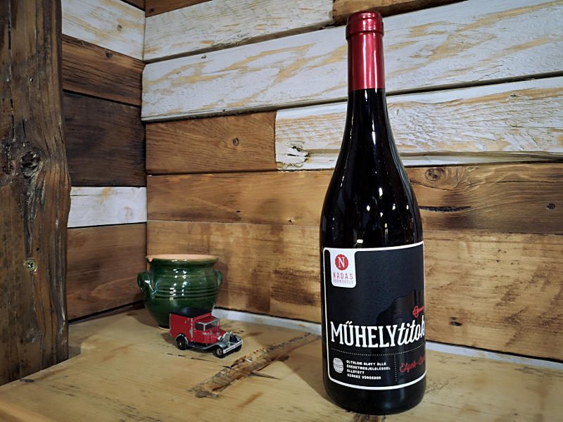Műhelytitok cuvée száraz vörösbor - Nádas Szilárd Borműhely